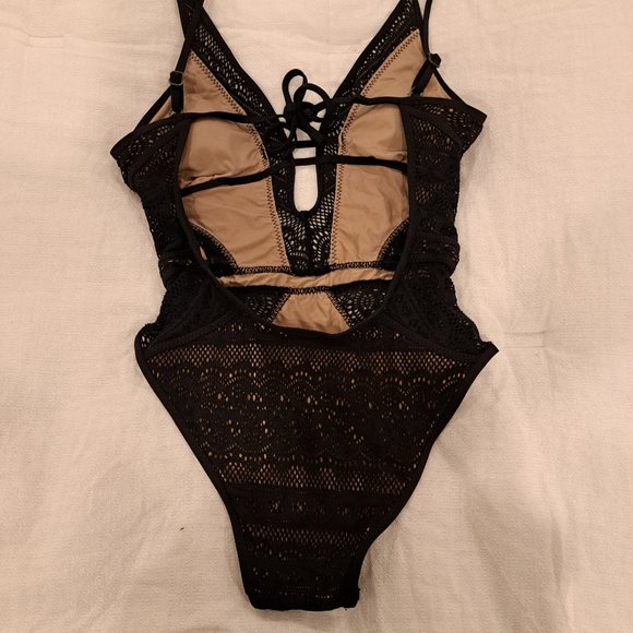 Becca colour play crochet swimsuit size xs - Picture 7 of 8